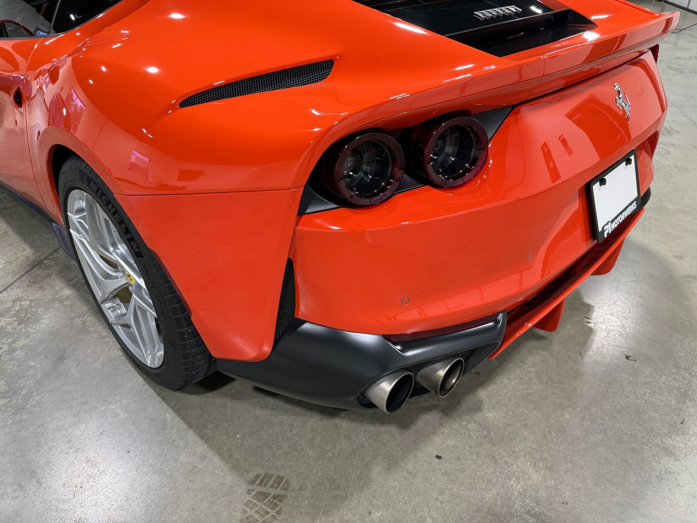 Used 2020 Ferrari 812 Superfast RWD image 34