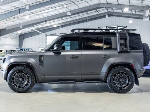 Used 2025 Land Rover Defender 110 image 3