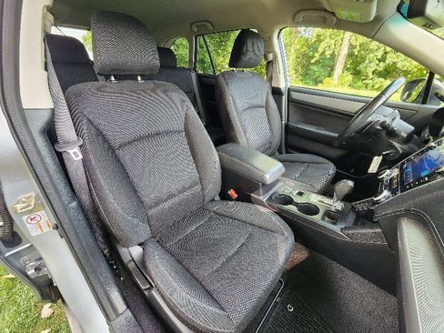 Used 2019 Subaru Outback 2.5i Premium AWD/4WD image 31