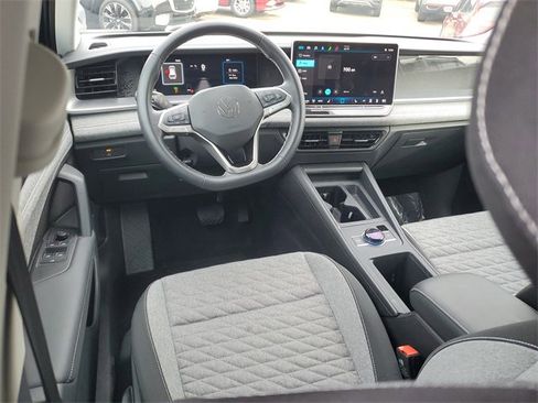 Used 2025 Volkswagen Tiguan S image 10