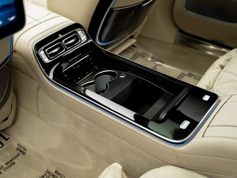 Used 2024 Mercedes-Benz Maybach S 580 4MATIC image 46