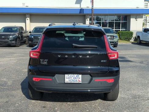 Used 2024 Volvo XC40 B5 Ultimate image 5