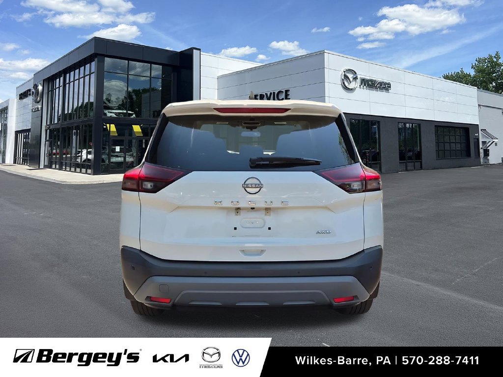 Used 2023 Nissan Rogue S AWD/4WD image 18