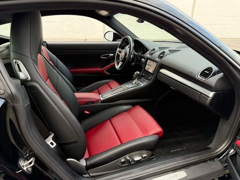 Used 2019 Porsche 718 Cayman image 21