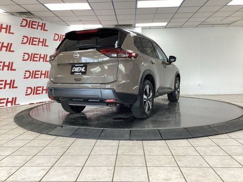 Used 2025 Nissan Rogue SL w/ SL Premium Package AWD/4WD image 7