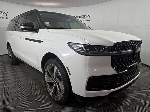 New 2026 Lincoln Navigator L Black Label w/ Black Label Special Edition AWD/4WD image 4