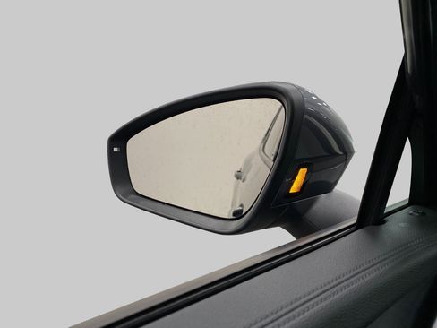 New 2025 Volkswagen Tiguan SE image 20