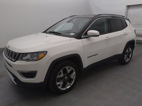 Used 2019 Jeep Compass Limited AWD/4WD image 2