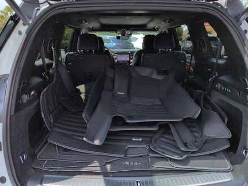 Used 2025 Jeep Grand Cherokee L Summit AWD/4WD image 13