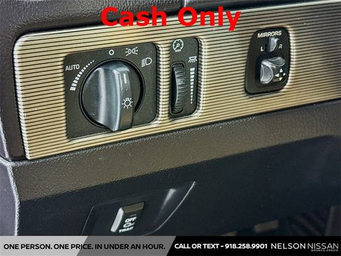 Used 2004 Ford Thunderbird image 10