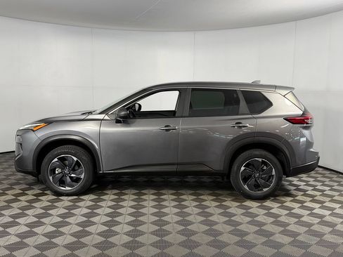 Used 2025 Nissan Rogue SV FWD image 11