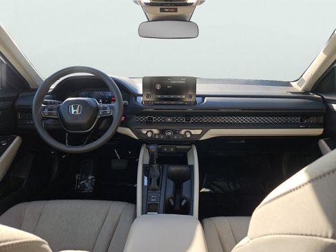 Certified 2025 Honda Accord LX image 3