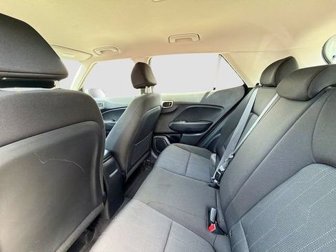 Certified 2025 Hyundai Venue SE FWD image 20