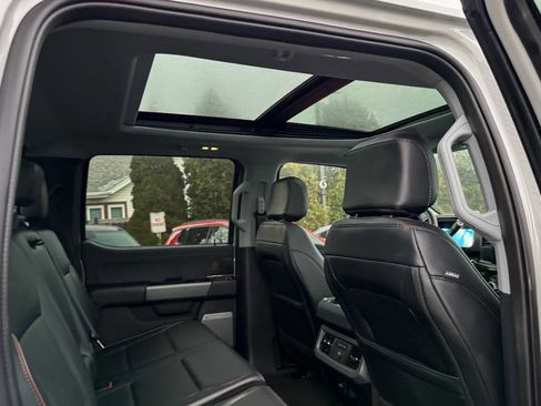 Used 2025 Ford F450 Lariat image 21