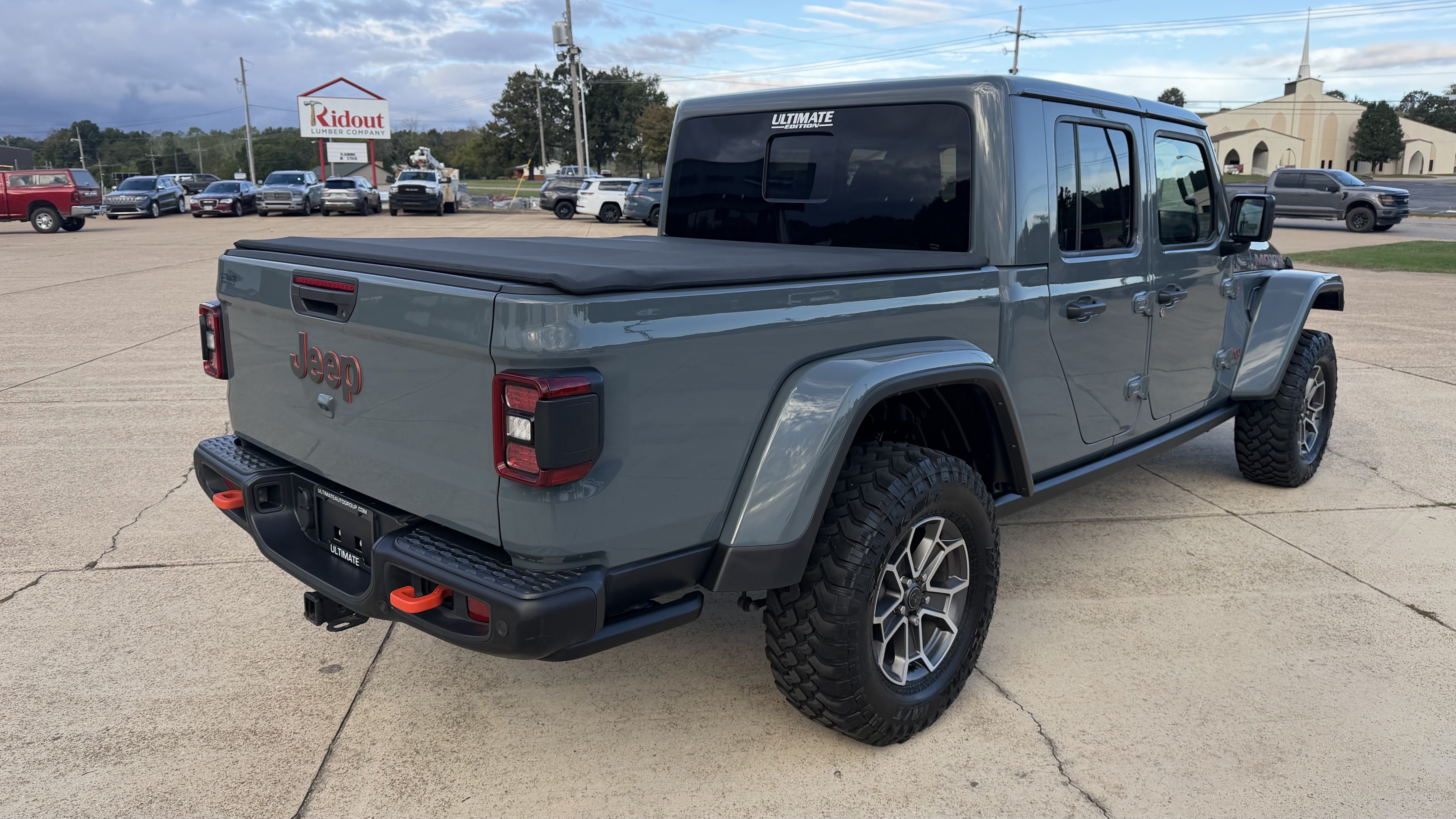 Used 2024 Jeep Gladiator Mojave AWD/4WD image 12