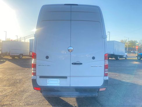 Used 2015 Freightliner Sprinter 2500 image 6