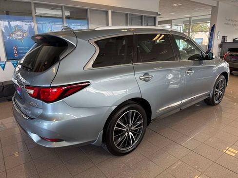 Used 2017 INFINITI QX60 Luxe AWD/4WD image 3