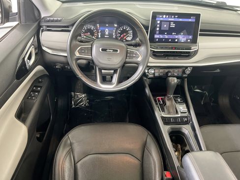 Used 2022 Jeep Compass Limited w/ Sun and Sound Group image 23