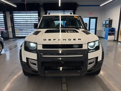 Used 2022 Land Rover Defender 110 SE image 5