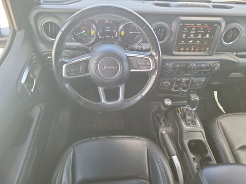 Used 2022 Jeep Wrangler Unlimited Sahara w/ Safety Group AWD/4WD image 17