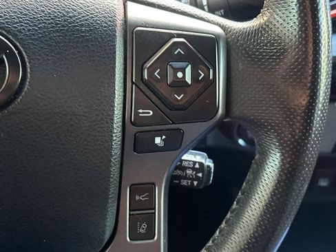 Used 2018 Toyota Tacoma TRD Sport RWD image 26