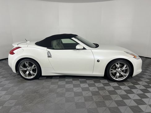 Used 2012 Nissan 370Z Touring w/ Sport Pkg image 17