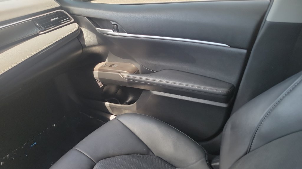Used 2023 Toyota Camry XSE FWD image 13