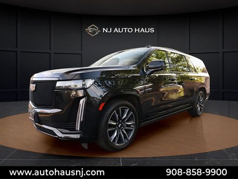 Used 2023 Cadillac Escalade ESV Sport w/ Touring Package AWD/4WD image 3