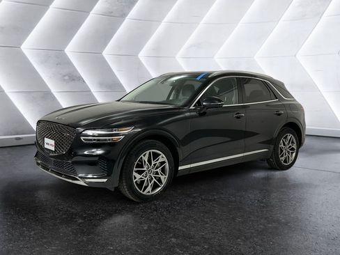 Used 2023 Genesis GV70 2.5T w/ Select Package AWD/4WD image 3