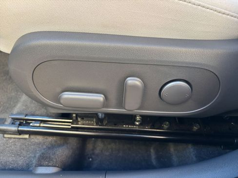 Used 2025 Hyundai Kona SEL image 23