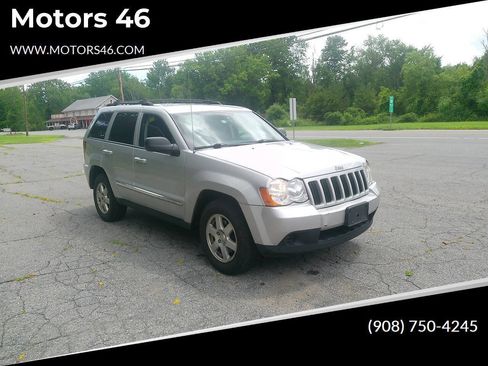 Used 2010 Jeep Grand Cherokee Laredo AWD/4WD image 1