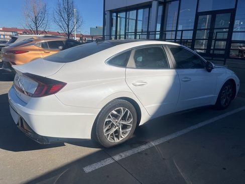Used 2021 Hyundai Sonata SEL w/ Convenience Package image 2