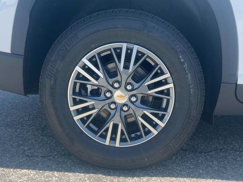 New 2026 Chevrolet Traverse LT FWD image 38