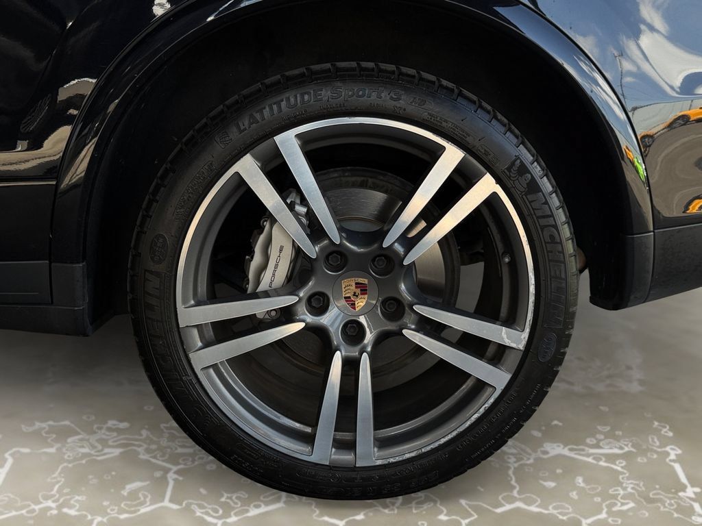 Used 2013 Porsche Cayenne S AWD/4WD image 14