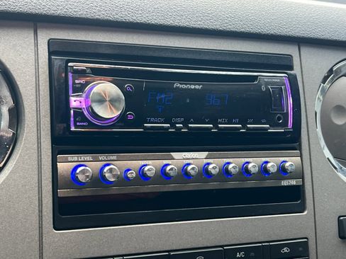 Used 2016 Ford F250 XLT w/ XLT Premium Package image 18