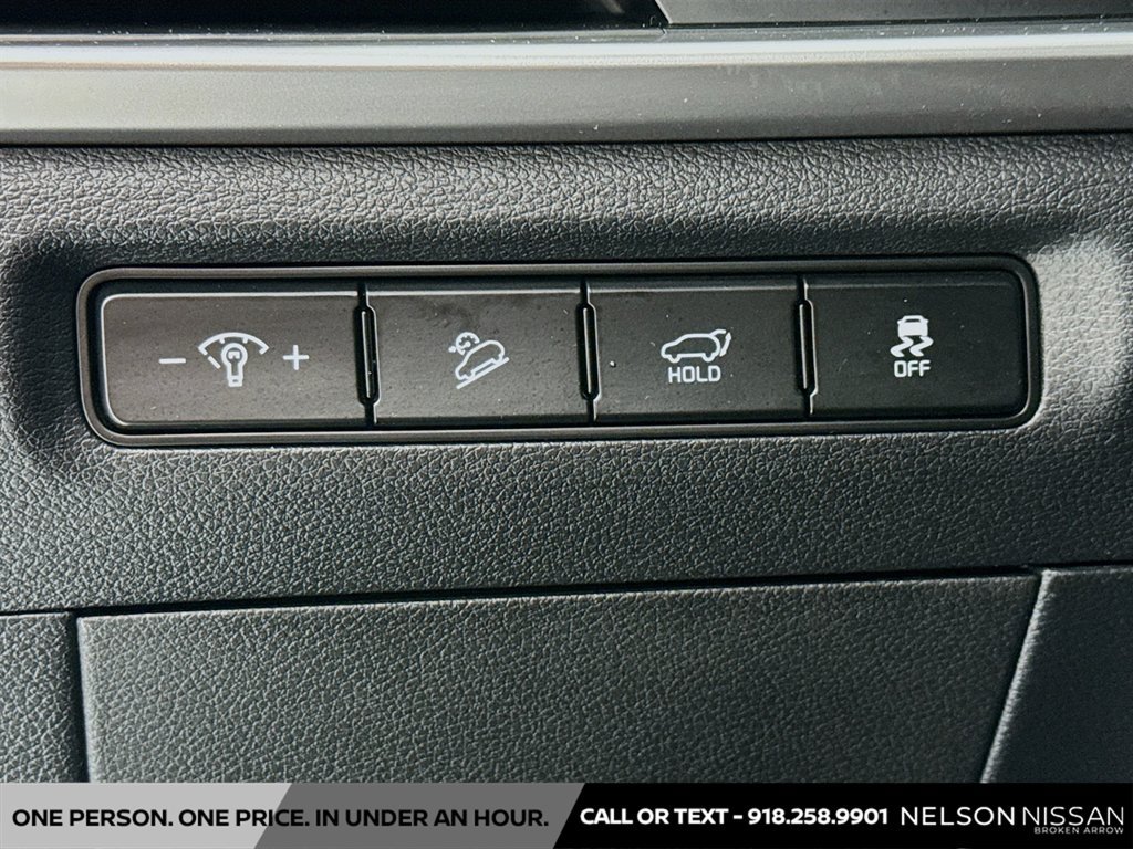 Used 2024 Kia Telluride EX w/ EX Captain's Chair Package FWD image 10