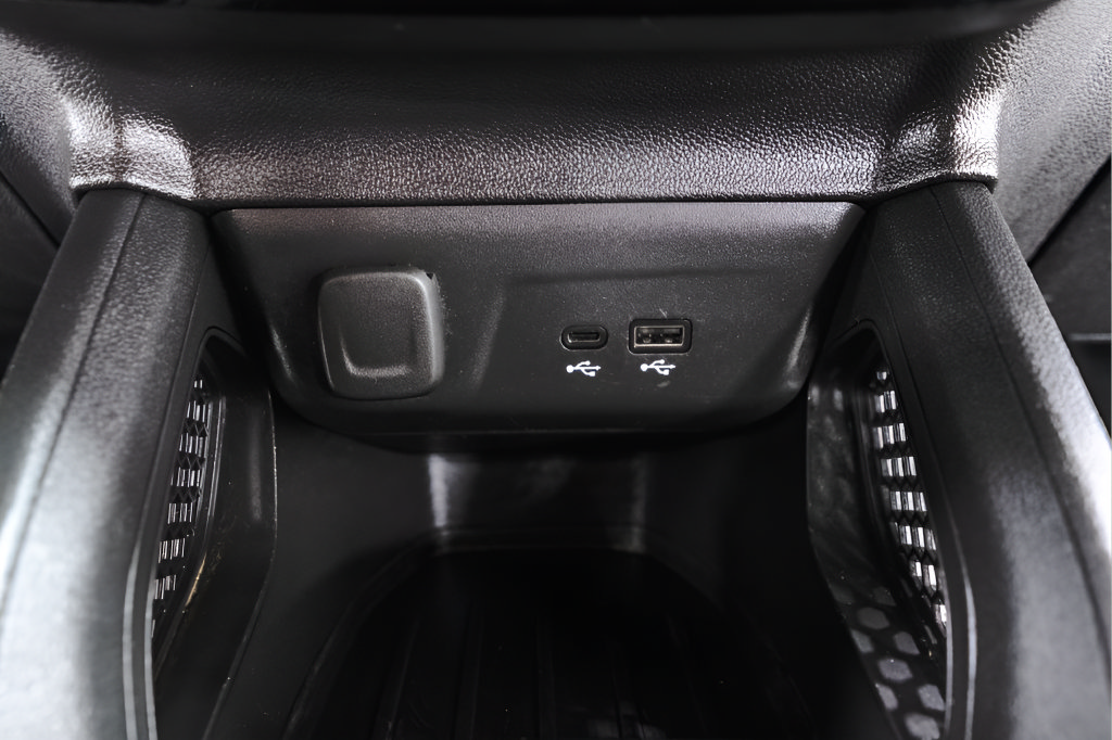 Used 2025 Chevrolet TrailBlazer LT AWD/4WD image 18