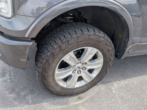 Used 2016 Ford F150 Platinum w/ Equipment Group 701A Luxury image 3