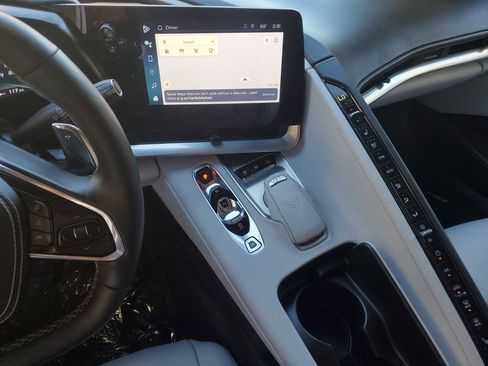 Used 2024 Chevrolet Corvette Stingray Premium Conv w/ Z51 Performance Package image 23