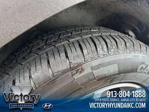 Used 2025 Chevrolet Trax LT FWD image 28