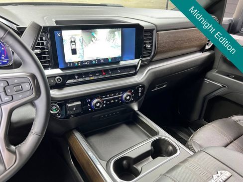 Used 2025 Chevrolet Silverado 2500 High Country w/ High Country Premium Package AWD/4WD image 10