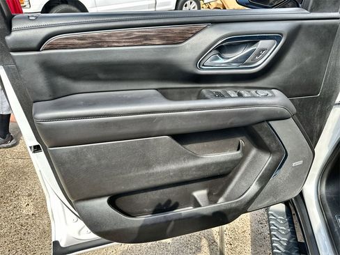 Used 2022 Chevrolet Tahoe Z71 w/ Luxury Package image 21