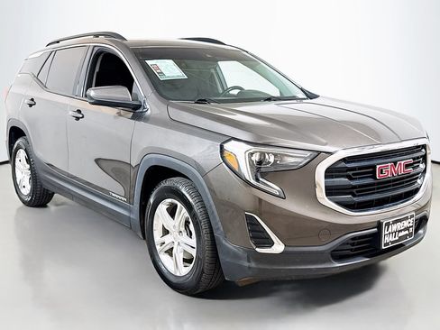 Used 2020 GMC Terrain SLE w/ Driver Convenience Package FWD image 3