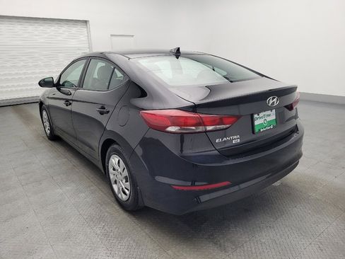 Used 2017 Hyundai Elantra SE image 5