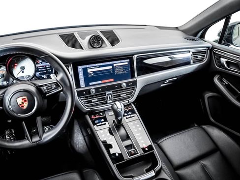 Certified 2023 Porsche Macan S AWD/4WD image 19