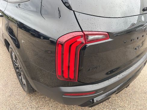 Certified 2022 Kia Telluride EX w/ EX Premium Package AWD/4WD image 35