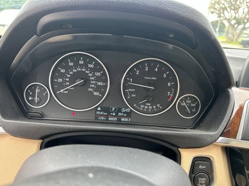 Used 2018 BMW 320i Sedan RWD image 8