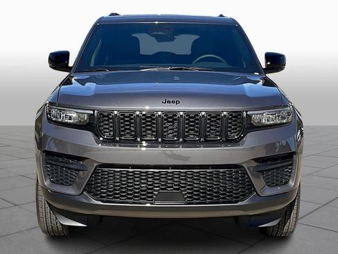 New 2025 Jeep Grand Cherokee Altitude image 3