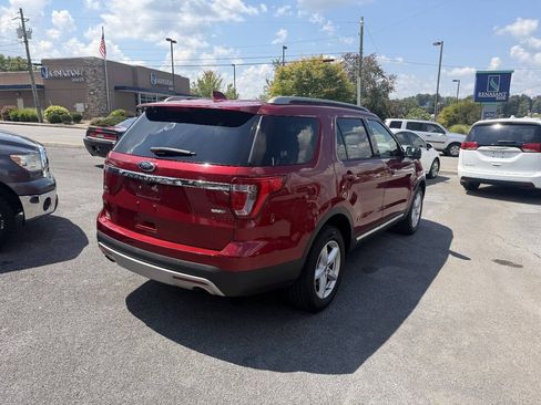 Used 2016 Ford Explorer XLT w/ Equipment Group 202A AWD/4WD image 5