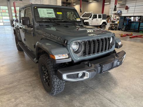 New 2025 Jeep Gladiator Sport AWD/4WD image 1